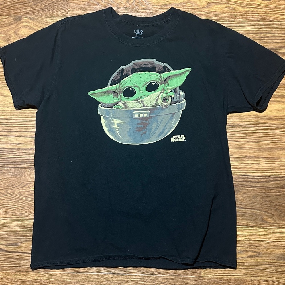 Star Wars The Child Grogu Baby Yoda Graphic T-Shirt | Men’s Large